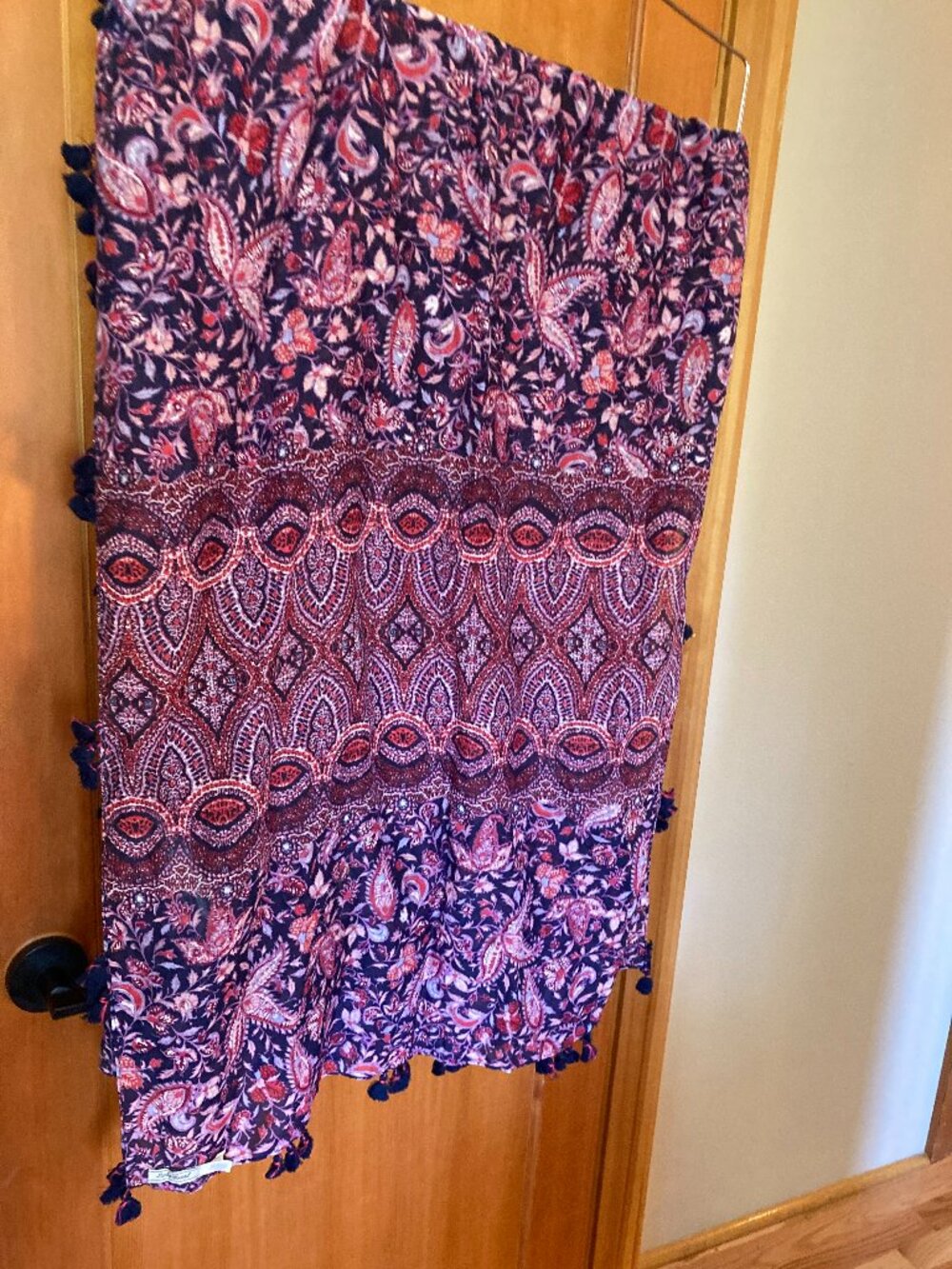 LUCKY BRAND Scarf / Shawl Navy Blue and Pink Paisley with Tassels 74"L x 28"W